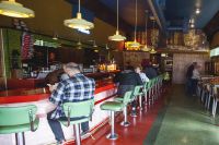 Walt’s Bar is Eagle Rock’s new retro-fabulous pinball bar