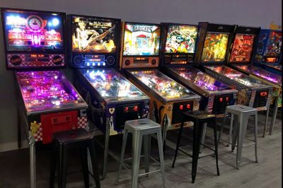 New North Hollywood arcade Free Play Pinball opens its doors | abc7.com