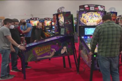 Pinball wizards delight at Pinball Expo | WGN-TV