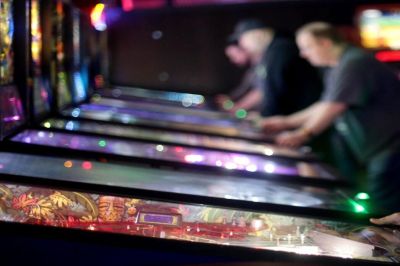 Pinball rolls back into prominence during pandemic | Entertainment | tulsaworld.com