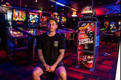 Still Standing Director Brad Gilbertson Talks Aussie Gaming Arcades and Pinball Machines in This Interview - The Curb